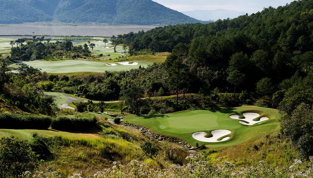 the-dalat-at-1200-country-club-private-estate