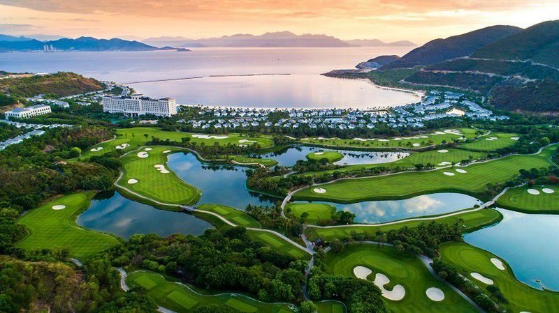 Đặt sân golf Phú Quốc: Khám phá tuyệt tác độc bản tại Vinpearl Golf